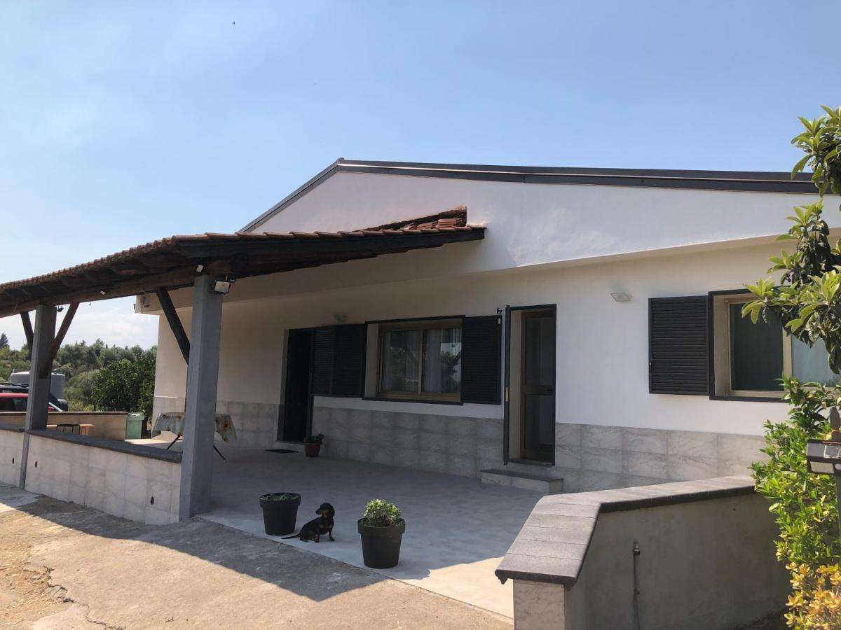 Villetta Gallo B&B Casa Vacanze Humanitas Catania Centro Sicilia Clinica Humanitas Misterbianco Exterior foto